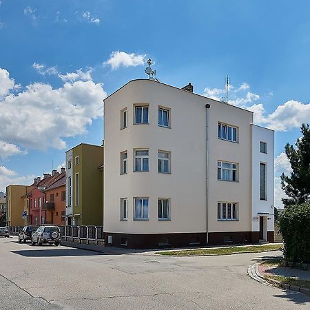 Penzion Karolinka Hotel Kroměříž Buitenkant foto