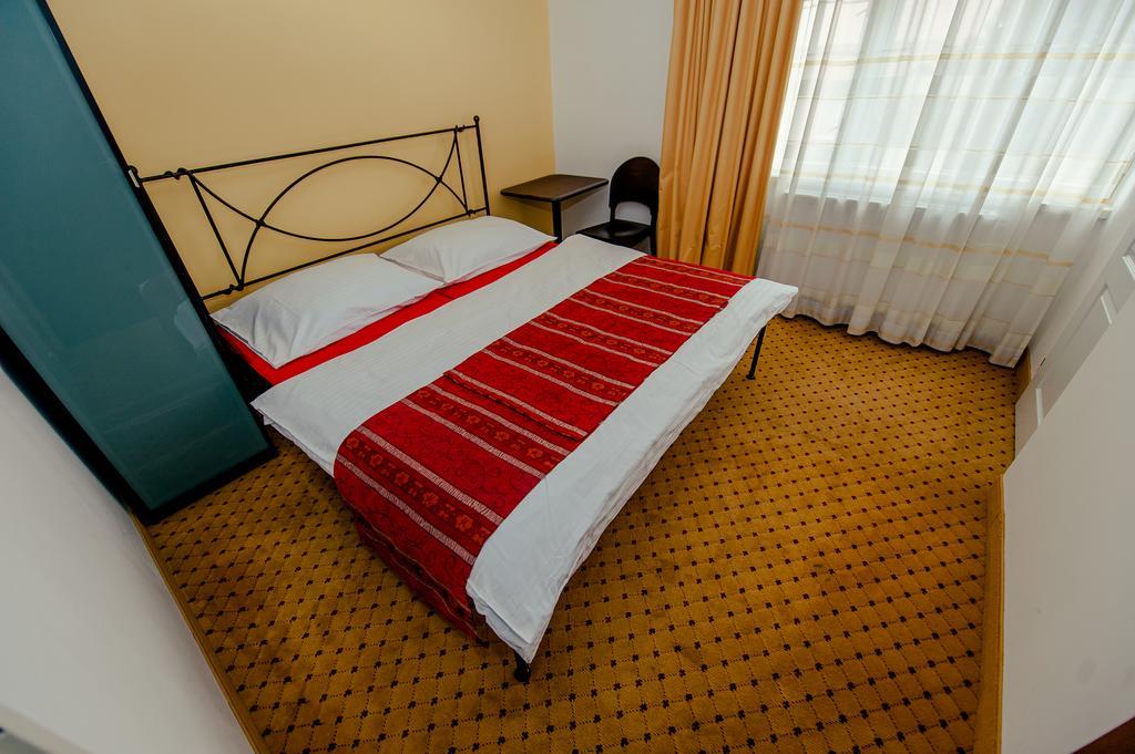 Penzion Karolinka Hotel Kroměříž Buitenkant foto