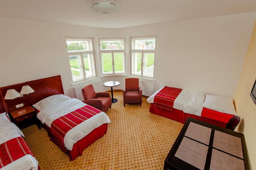 Penzion Karolinka Hotel Kroměříž Buitenkant foto
